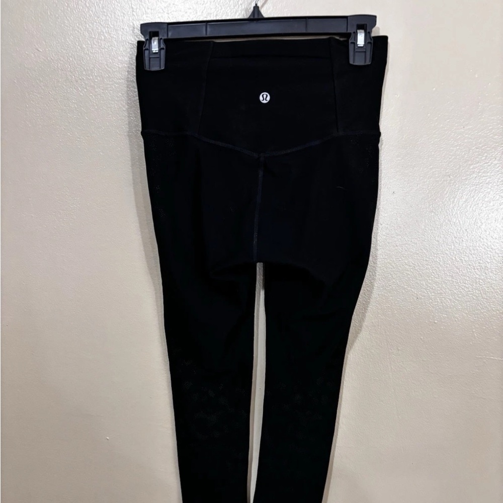 Lululemon Mapped Out HR Tight Camo Black Size 8, Athlesiure, Comfort, Slimming